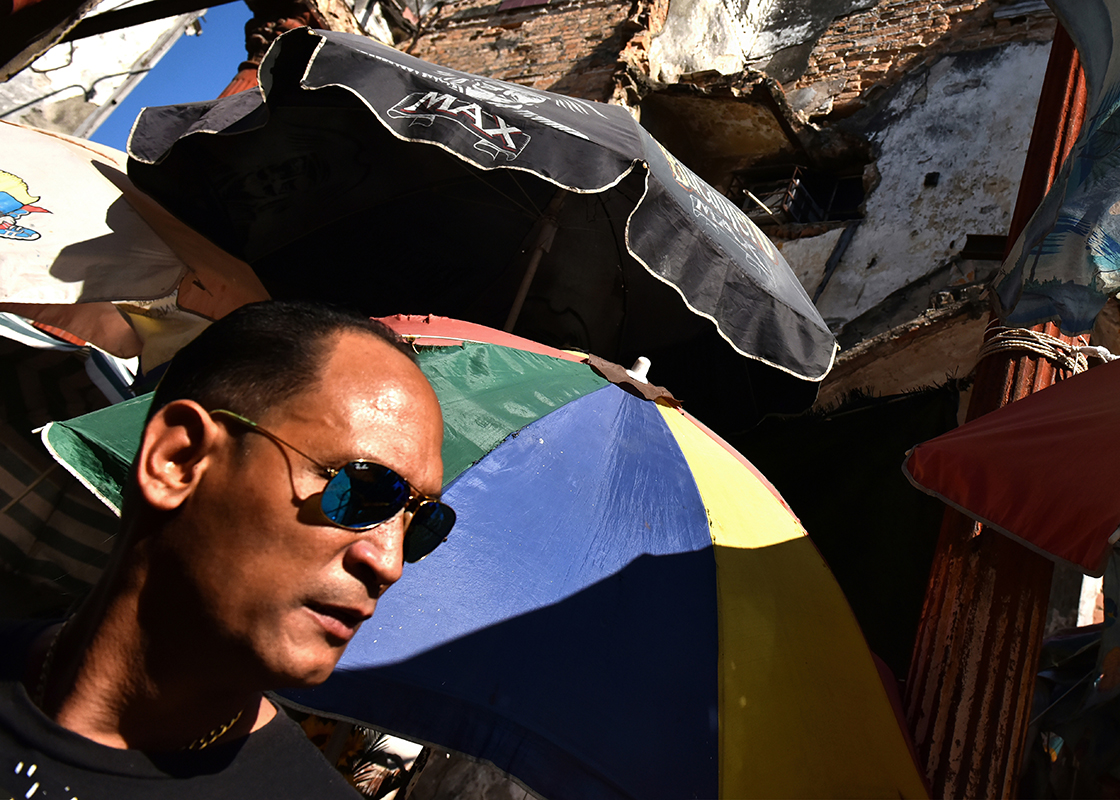 スペイン系の男